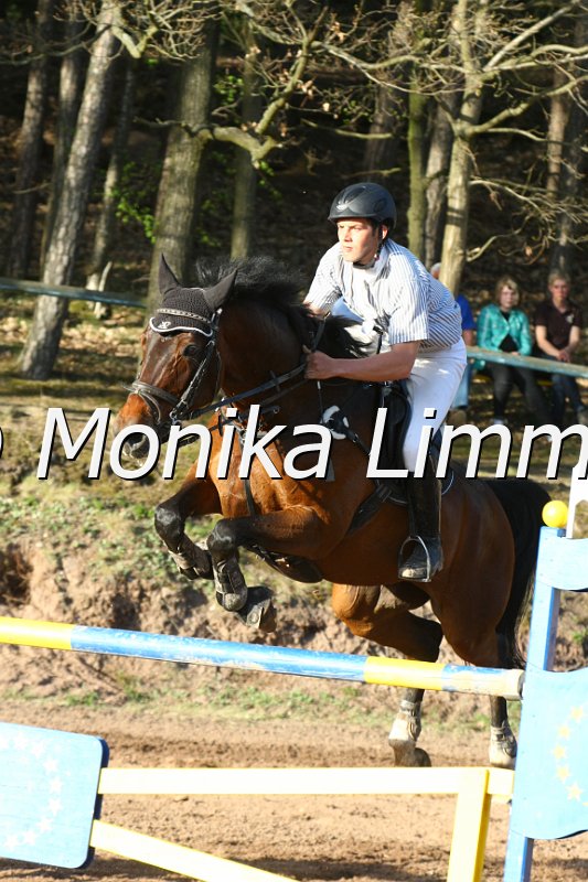 204M8965_Neliza_Punkte M.JPG